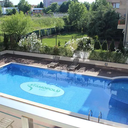 Stamopolu Lux With Pool View Апарт-готель Приморсько